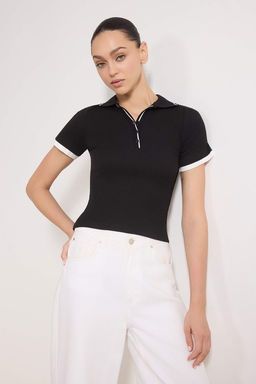 Siyah Fitted/Vucuda Oturan Polo Yaka K?sa Kollu Biyeli Fitilli Esnek Orme Bluz TWOSS26BZ00100