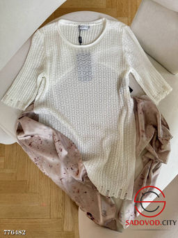 Женская кофта с открытой спиной