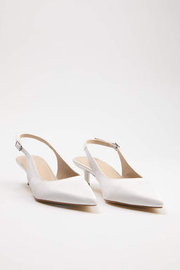 Beyaz Sivri Burun Kad?n 4 cm Kitten Topuklu Ayakkab? TAKSS25TO00005