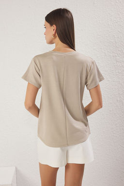 TRENDYOLMILLA Siyah V Yaka Regular/Normal Kal?p Orme T-Shirt TWOSS25TS00196 фото 4