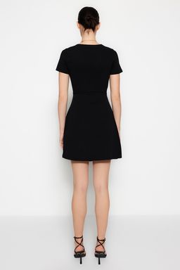 TRENDYOLMILLA Siyah Kruvaze Yaka A-Line Krep Mini Smart Orme Elbise TWOSS23EL01703 фото 5