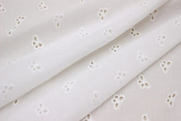 Шитье Бабочки-2 цв.молочно-белый общ.1.48м, ш.вышитой части 1.35м, батист, хлопок-100%, 100гр/м.кв - Купава фото 2