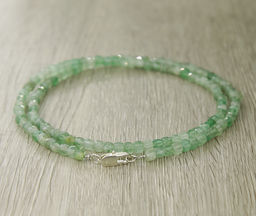 Нефрит (Россия) светло-зелёный кубики гранёные 3.5мм, "Окта" бусы 47см