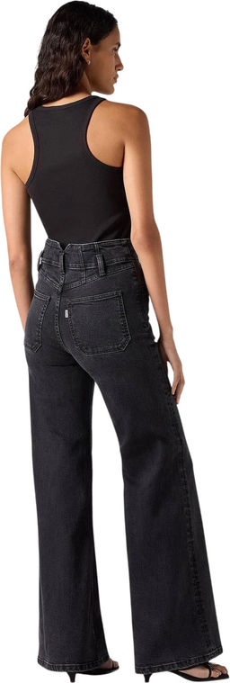 Джинсы женские