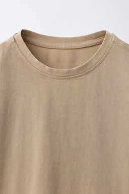 CAMISETA B?SICA EFECTO LAVADO / Beige claro
