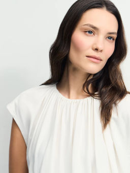 Футболка со сборкой с модалом в составе / Zarina  фото 6