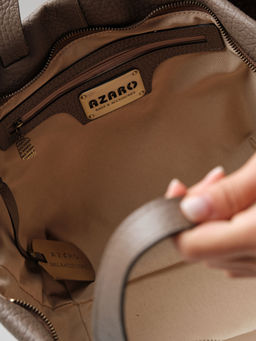 Кожаная сумка Azaro 31355 тауп