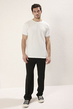 Beyaz Regular/Normal Kesim Dokulu Triko Bantl_ T-Shirt TMNSS25TS00042