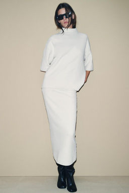 HIGH NECK KNIT SWEATER