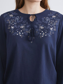 Ba?lamal? Yaka ?i?ekli Bluz