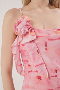 TRENDYOLMILLA Pembe Soyut Bask?l? Tul Buzgu / Drape Maxi Orme Elbise TWOSS25EL00168  фото 3