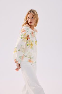 Blusa off-the-shoulder