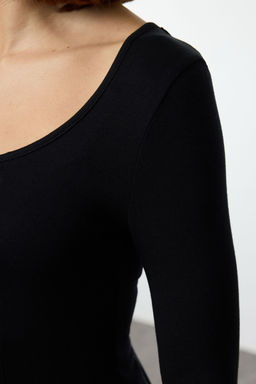 Trendyolmilla Siyah Fitted/Vucuda Oturan Dikis Detayl? Havuz Yaka Esnek Orme Bluz TWOAW25BZ00227 фото 4