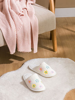 ?i?ek Nak??l? Kad?n Ev Terli?i