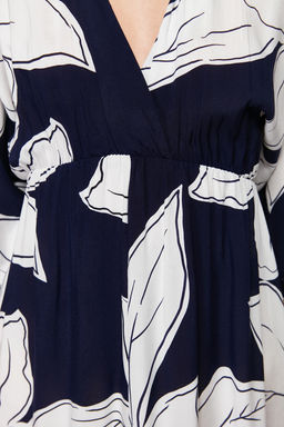 Lacivert Cicek Desenli A Kesim Kruvaze Yaka Midi Dokuma Elbise TWOSS24EL00913