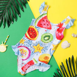 Купальник для девочки слитный KAFTAN: Fruits, бело-голубой, размер 32 (110-116 см)