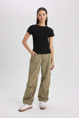 Базовая футболка с короткими рукавами и приталенным вырезом в рубчик на бретельках - Defacto фото 2