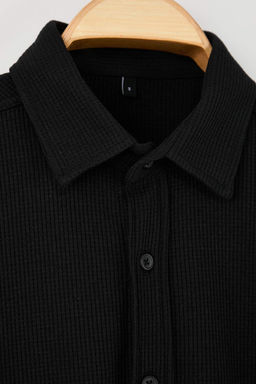 Siyah Regular Fit Waffle Dokulu Mevsimlik Erkek Gomlek TMNSS26GO00004