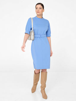 Платье с вырезом по спинке