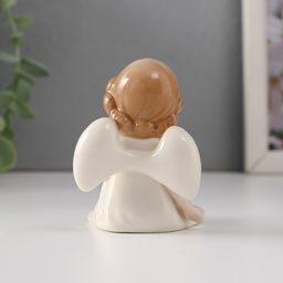 Фигурка керамика Девочка-ангел в белом платье с сердцем сидит, 6.5?5?7 см