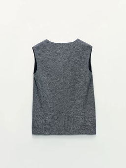 Удлиненный жилет с V-образным вырезом