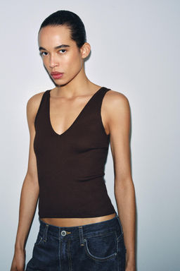 TOP ESCOTE PICO RIB / Marr?n