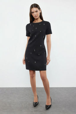 TRENDYOLMILLA Yesil Shift/Duz Kal?p Tas Islemeli Mini Dokuma Elbise TWOAW25EL00268