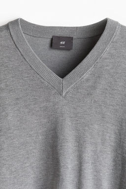 Jersey de punto fino con cuello de pico Slim Fit - H&m фото 5