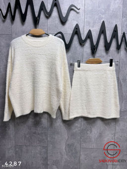 Костюм двойка: свитер с круглым горлом и юбка-мини на резинке - Bruno фото 2