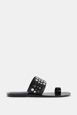 SANDALIA PLANA PIEL TACHAS / Negro