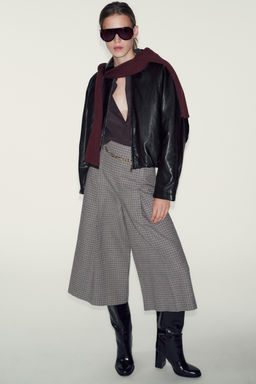 LONG HOUNDSTOOTH BERMUDA SHORTS WITH CHAIN BELT