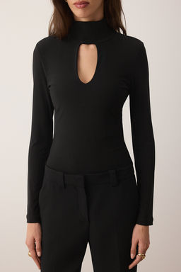 Siyah Dik Yaka Cut Out Detayl? Vucuda Oturan Alttan C?tc?tl? Esnek Orme Body TWOAW26BD00001 - Trendyolmilla фото 3