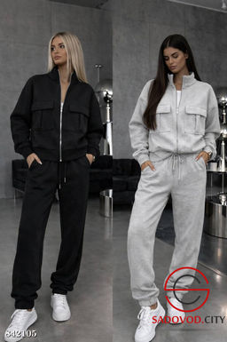 Спортивный женский костюм