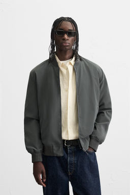 LIGHTWEIGHT BOMBER JACKET - Zara фото 2