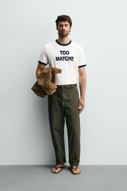 CAMISETA RIB CONTRASTE TEXTO / Blanco roto