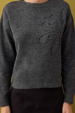 Antrasit Yumusak Dokulu Cicek Desen Islmeli Triko Kazak TWOAW26KZ00110