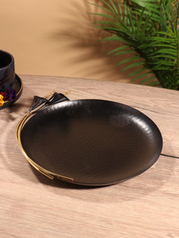 Блюдо сервировочное круглое Черные каллы черное с золотом. нержавеющая сталь 26х27х5 см