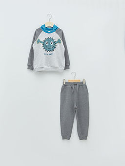 Kap??on Yaka Uzun Kollu Bask?l? Erkek Bebek Sweatshirt ve Pantolon