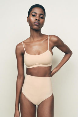 HIGH-WAIST BODY SHAPE POLYAMIDE THONG - Zara фото 3
