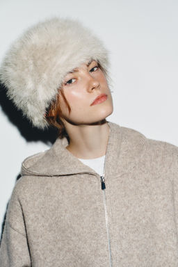 SHEEPSKIN SKULLCAP - Zara фото 5