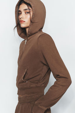 SUDADERA FELPA EFECTO LAVADO TACHAS / Marr?n oscuro - Zara фото 4