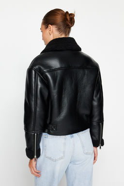 Siyah Regular Kal?p Pelus Detayl? Suni Deri Biker Ceket Mont TWOAW24MO00279