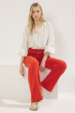 TRENDYOLMILLA Koyu K?rm?z? Muslin Beli Lastikli Yuksek Bel Wide Leg/Genis Paca Dokuma Pantolon TWOSS25PL00067 фото 7