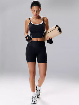 Моделирующие спортивные шорты