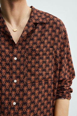 CAMISA FLUIDA ESTAMPADO GEOM?TRICO / NEGRO/NARANJA - Zara фото 6