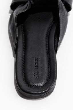 Sandalias de piel con nudo decorativo - H&m фото 7