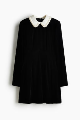 Vestido de terciopelo con cuello