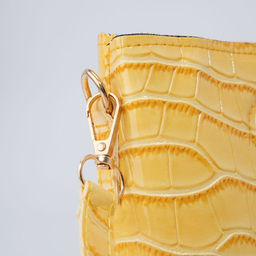 Сумка женская на магните, цвет жёлтый