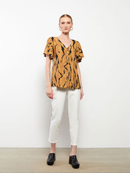 V Yaka Desenli K?sa Kollu Kad?n Bluz
