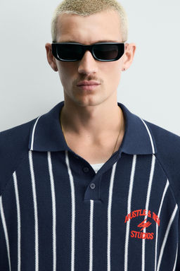 POLO PUNTO RAYAS BORDADO PARCHE / Azul tinta